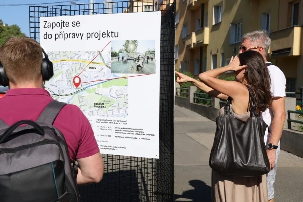 Výstava k Jarovské třídě před KC Vozovna